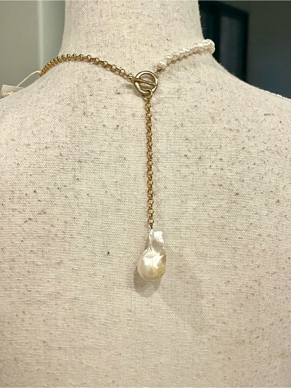 New Gold and White Pearl Drops of Love Lariat Necklace - Picture 4 of 5